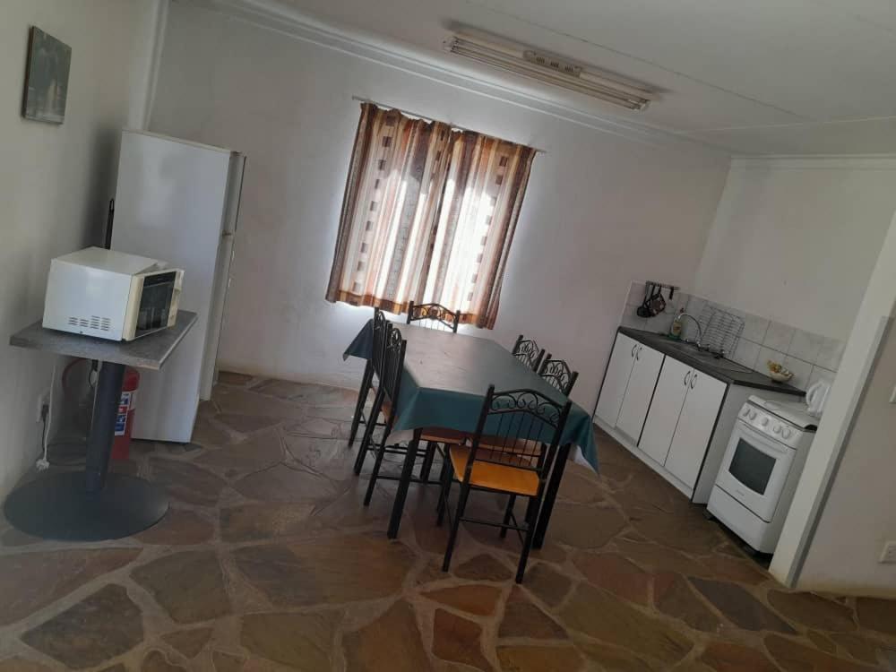 فندق Ombo Rest Camp أوكاهانديا الغرفة الصورة